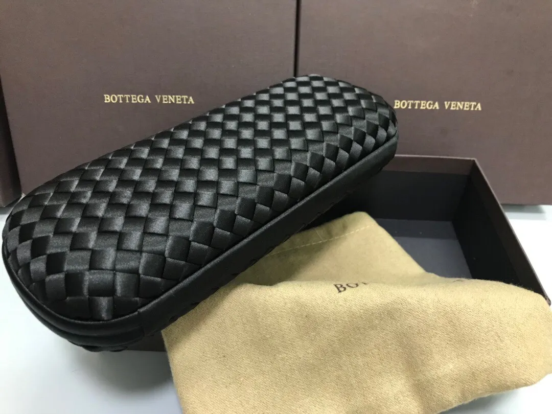 Style No. 8651, upgraded version of full silk evening bag inside and outside~~~INTRECCIATO woven IMPERO STRETCH KNOT clutch bag, hand-woven silk, smooth satin piping, Intrecciato engraved metal buckle, silk satin lining. Large size: 25cm*10cm*5cm